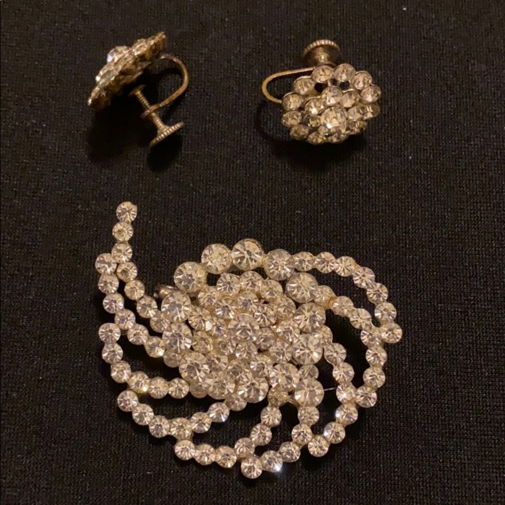 Vintage rhinestone brooch and earring set